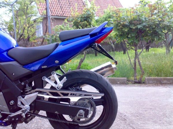 Soporte matrícula Suzuki SV